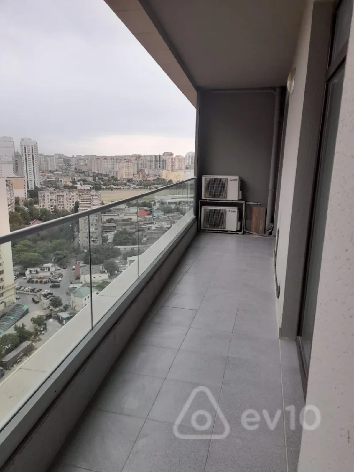 Kirayə verilir 3 otaqlı yeni tikili 120 m²