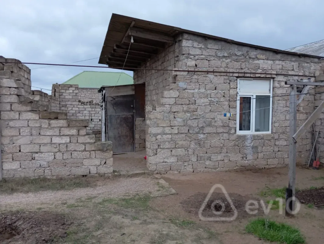 Satılır 3 otaqlı həyət evi 400 m²