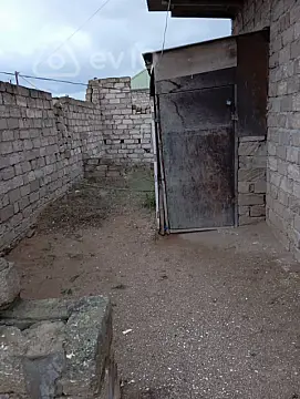 Satılır 3 otaqlı həyət evi 400 m²