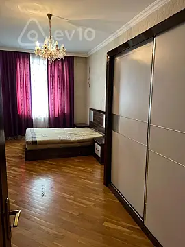 Kirayə verilir 3 otaqlı yeni tikili 142 m²