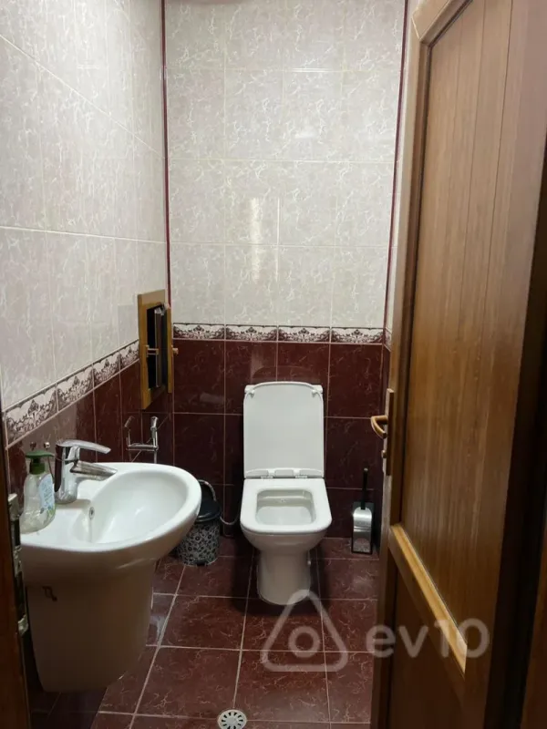 Kirayə verilir 3 otaqlı yeni tikili 142 m²