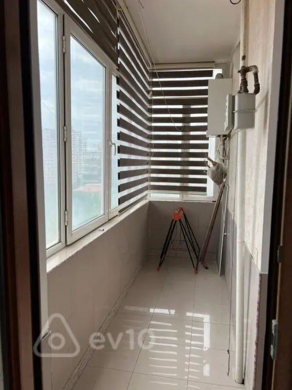 Kirayə verilir 3 otaqlı yeni tikili 142 m²