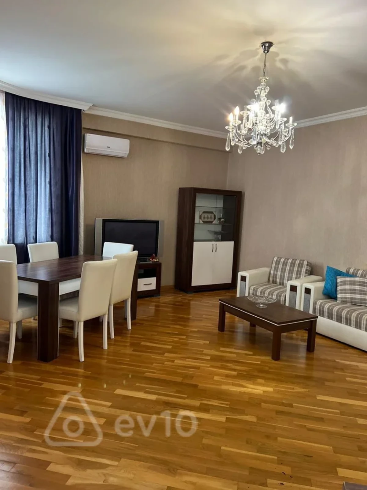 Kirayə verilir 3 otaqlı yeni tikili 142 m²