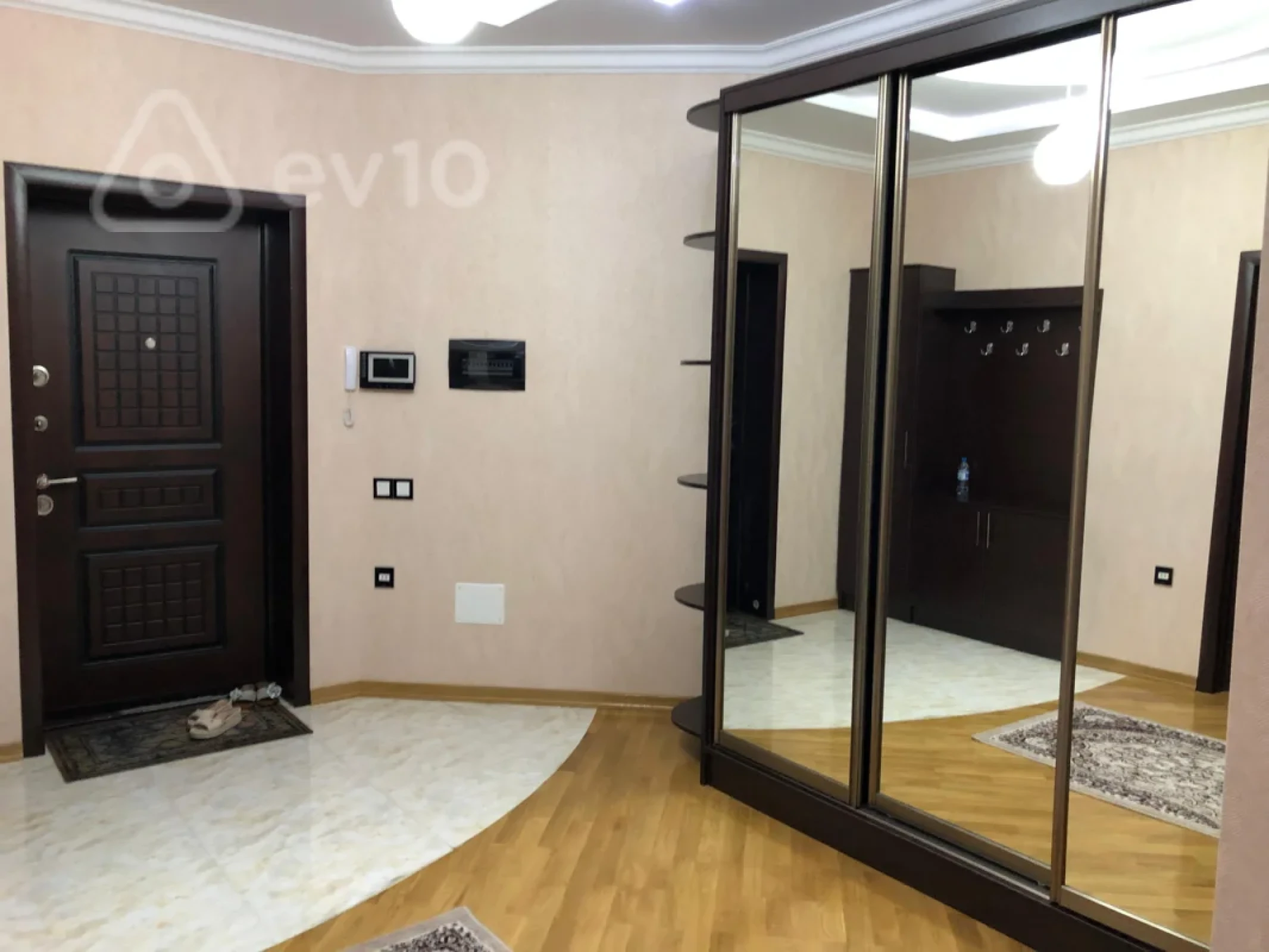 Kirayə verilir 2 otaqlı yeni tikili 109 m²