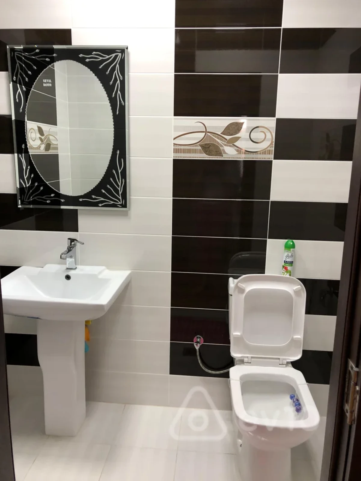 Kirayə verilir 2 otaqlı yeni tikili 109 m²