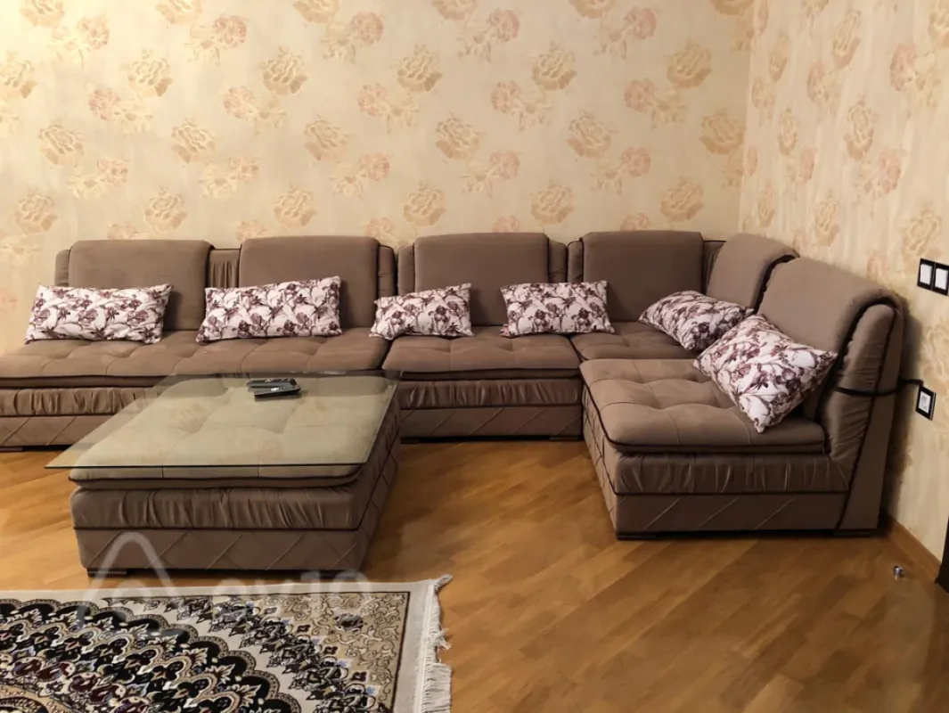 Kirayə verilir 2 otaqlı yeni tikili 109 m²