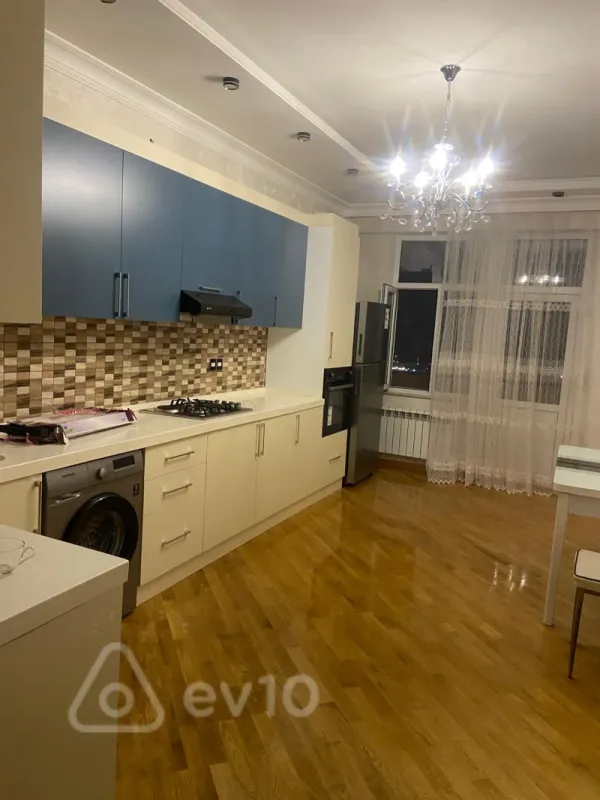 Kirayə verilir 2 otaqlı yeni tikili 109 m²