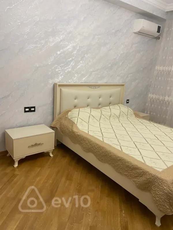 Kirayə verilir 2 otaqlı yeni tikili 109 m²