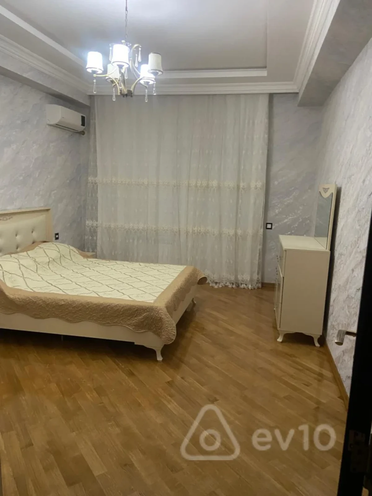 Kirayə verilir 2 otaqlı yeni tikili 109 m²