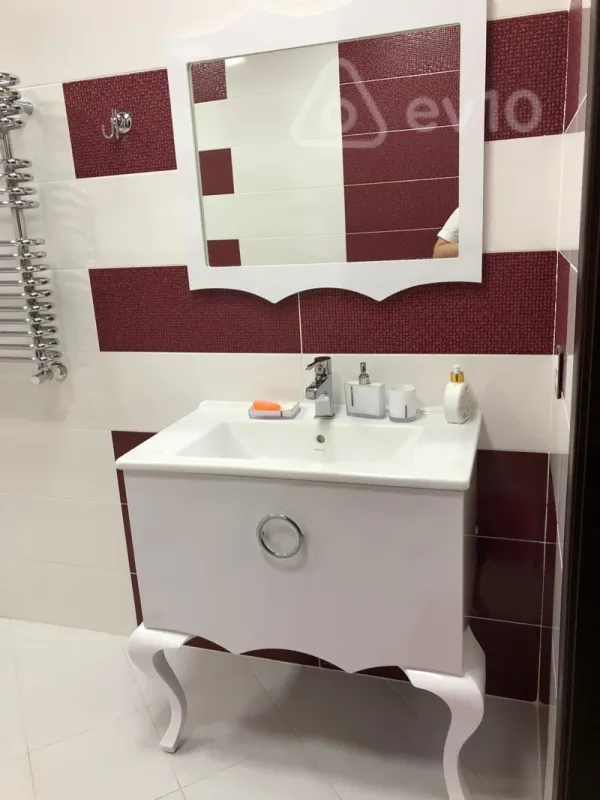 Kirayə verilir 2 otaqlı yeni tikili 109 m²