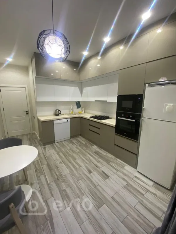 Kirayə verilir 3 otaqlı yeni tikili 111 m²