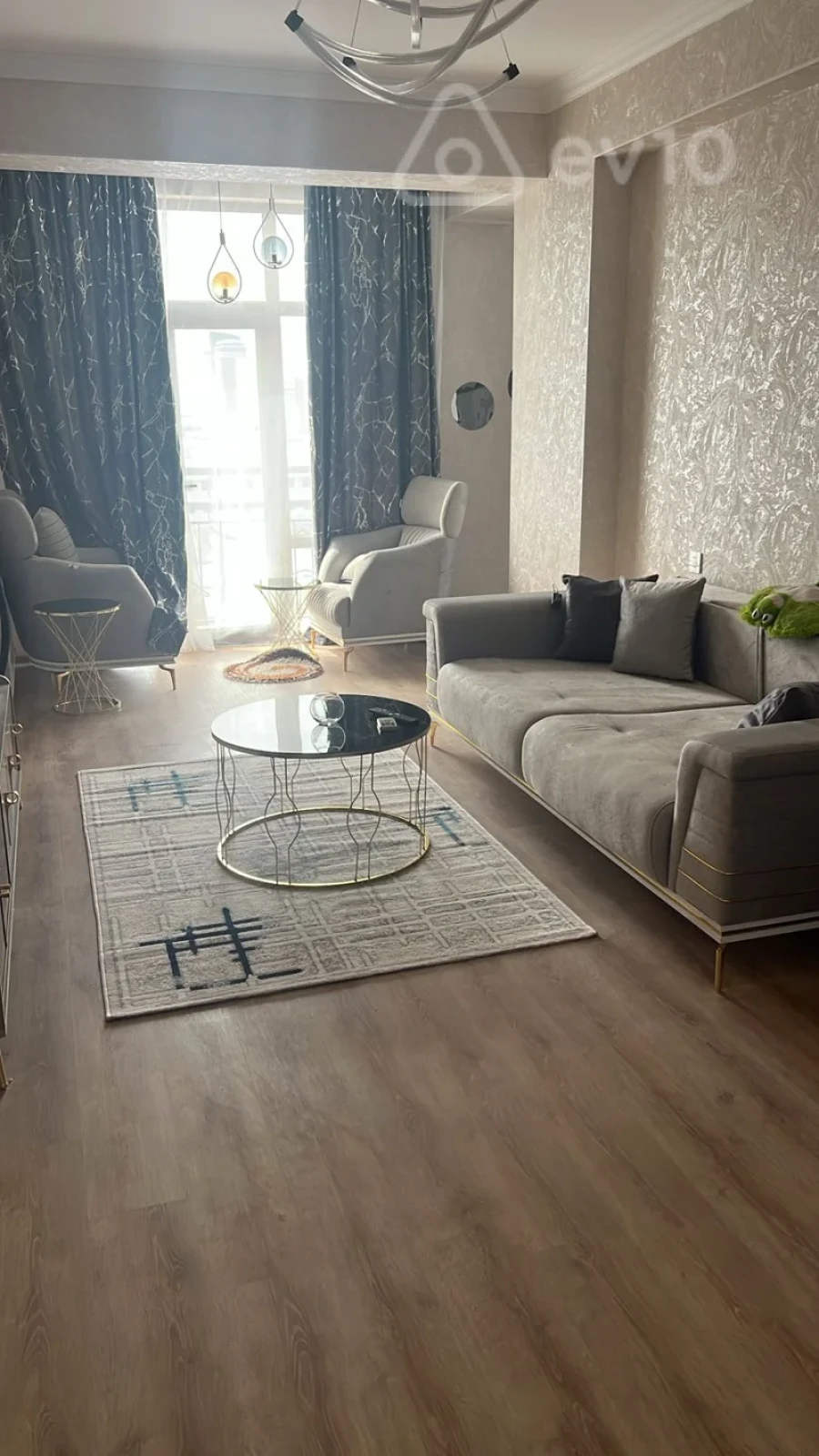 Kirayə verilir 2 otaqlı yeni tikili 104 m²