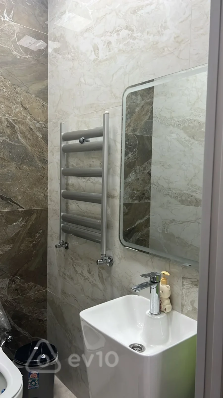 Kirayə verilir 2 otaqlı yeni tikili 104 m²