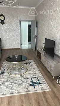 Kirayə verilir 2 otaqlı yeni tikili 104 m²