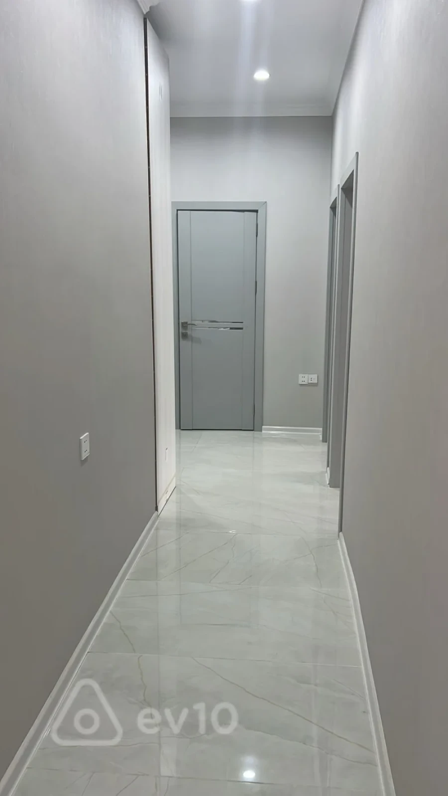 Kirayə verilir 2 otaqlı yeni tikili 104 m²