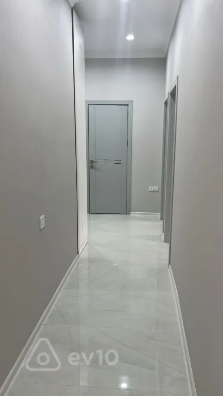 Kirayə verilir 2 otaqlı yeni tikili 104 m²