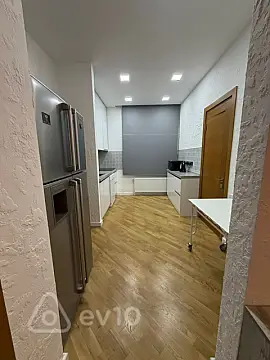 Kirayə verilir 3 otaqlı yeni tikili 60 m²