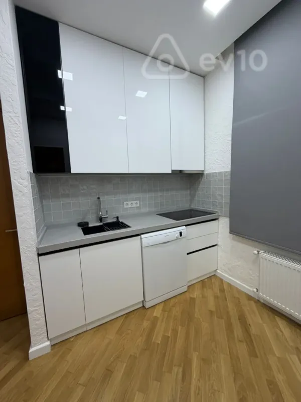 Kirayə verilir 3 otaqlı yeni tikili 60 m²