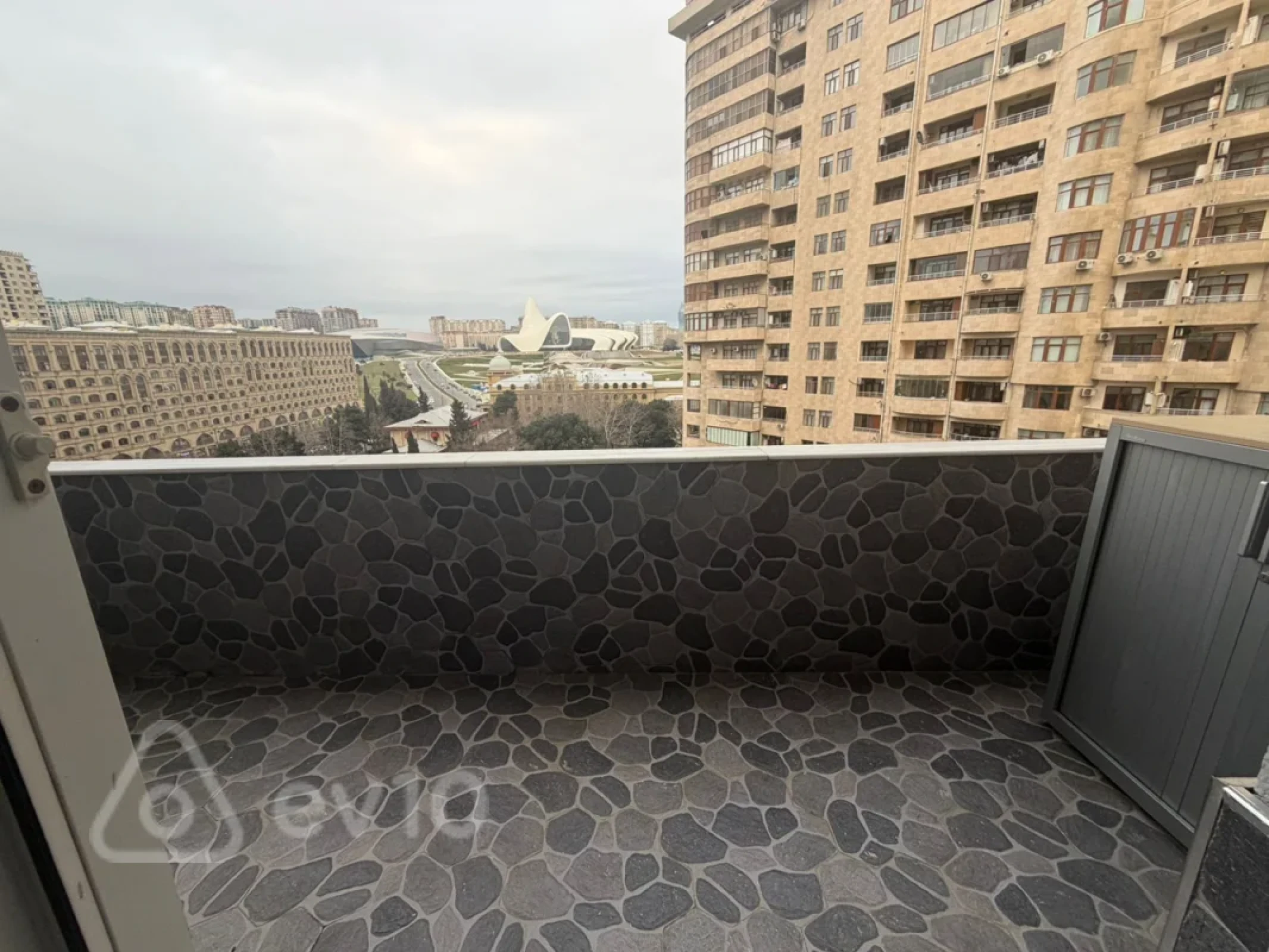 Kirayə verilir 3 otaqlı yeni tikili 60 m²
