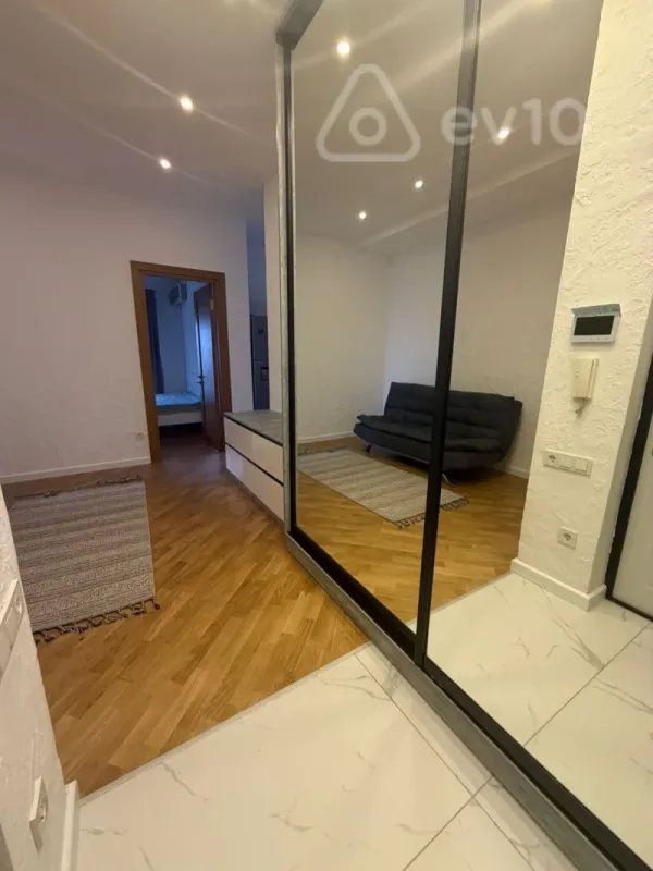 Kirayə verilir 3 otaqlı yeni tikili 60 m²