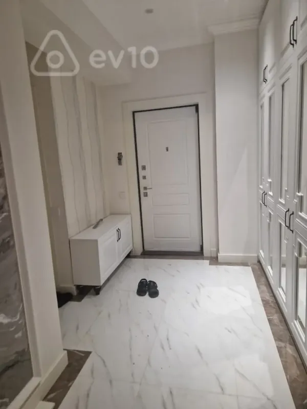 Kirayə verilir 2 otaqlı yeni tikili 112 m²