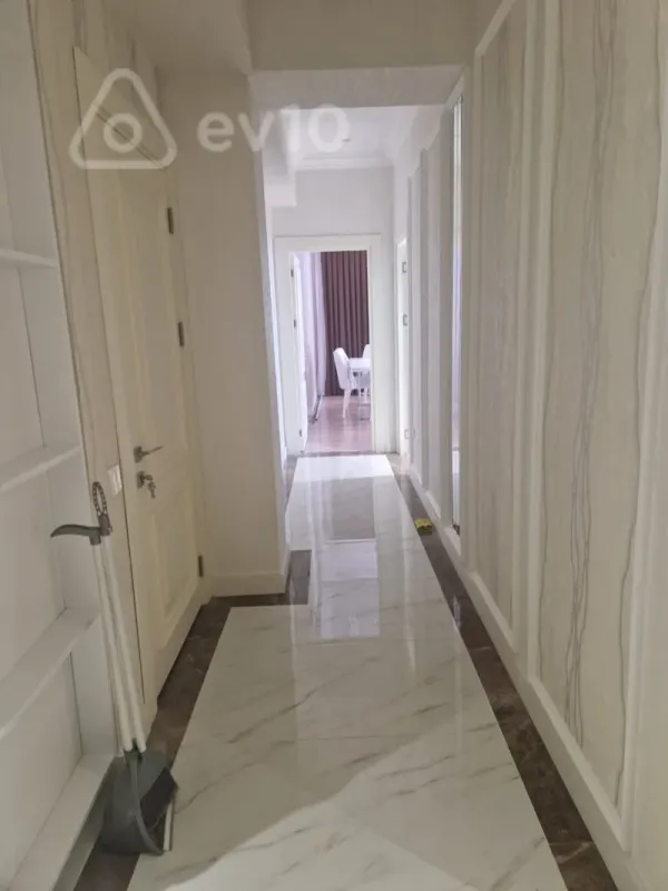 Kirayə verilir 2 otaqlı yeni tikili 112 m²