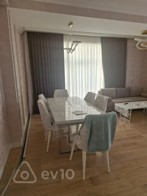 Kirayə verilir 2 otaqlı yeni tikili 112 m²