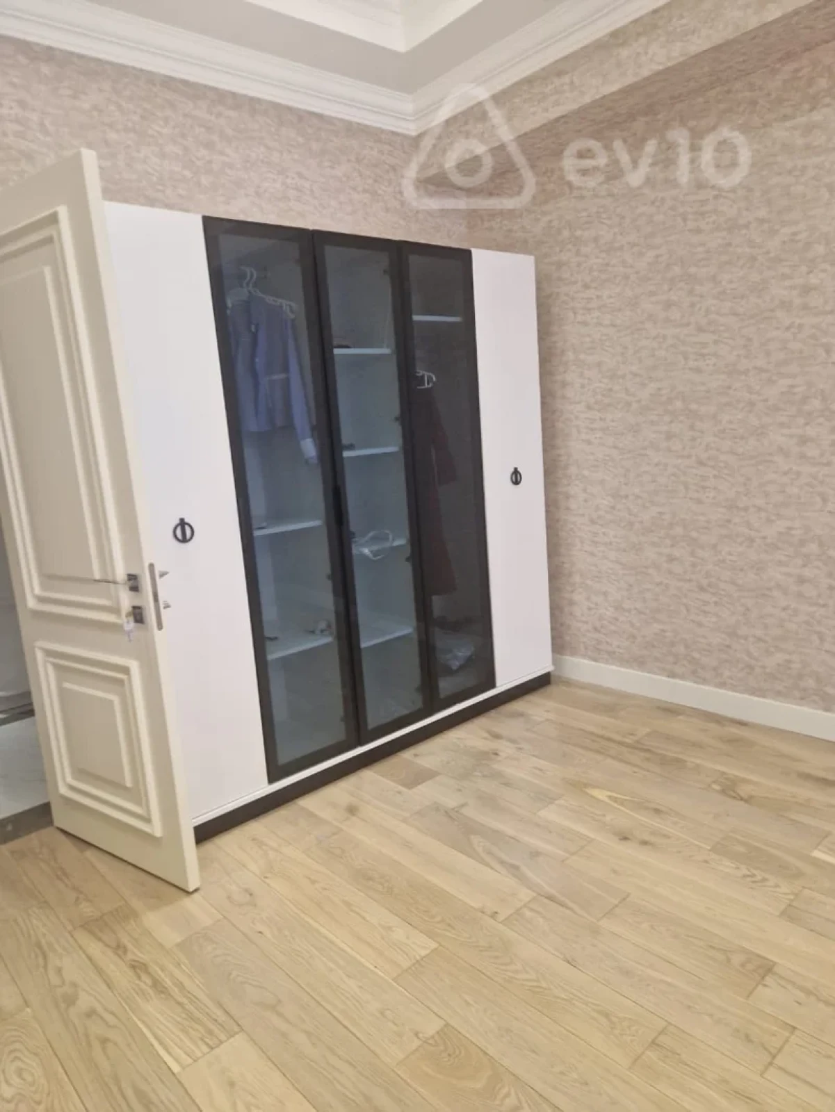Kirayə verilir 2 otaqlı yeni tikili 112 m²