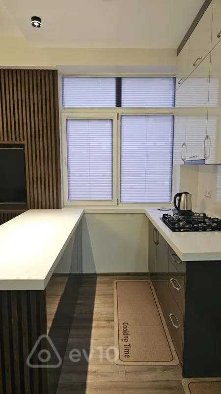 Kirayə verilir 3 otaqlı yeni tikili 120 m²