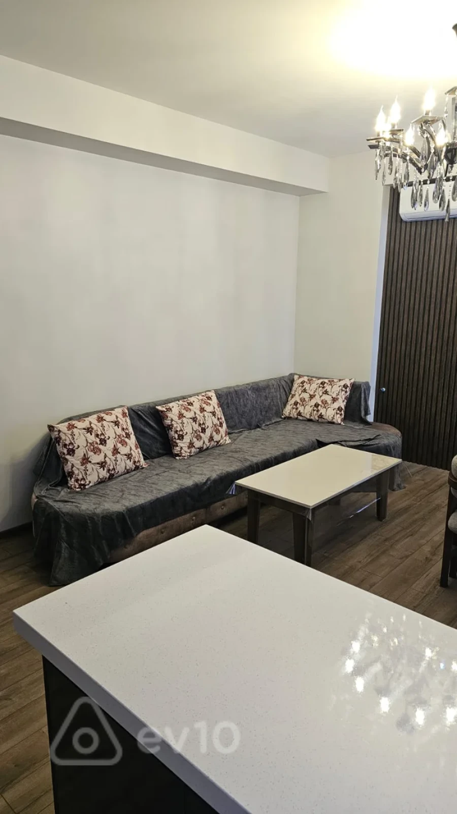 Kirayə verilir 3 otaqlı yeni tikili 120 m²