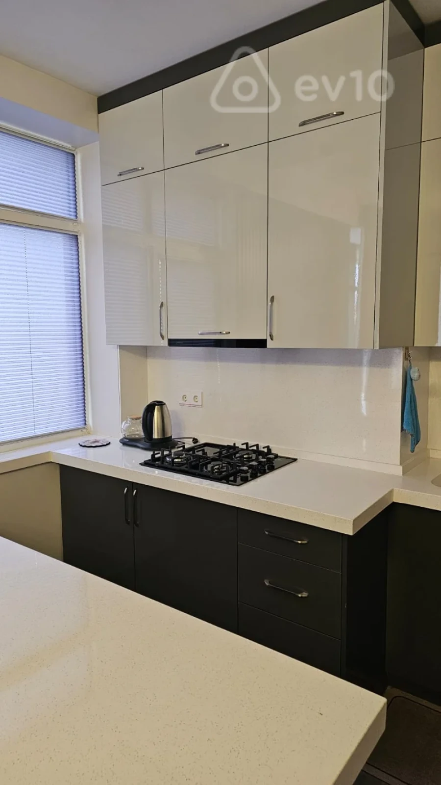 Kirayə verilir 3 otaqlı yeni tikili 120 m²