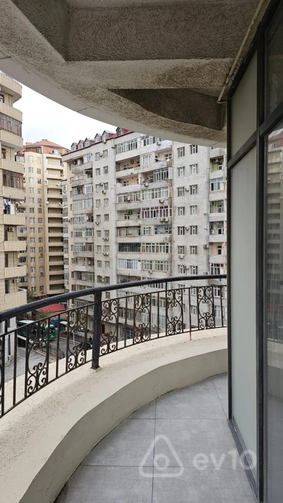 Kirayə verilir 3 otaqlı yeni tikili 120 m²