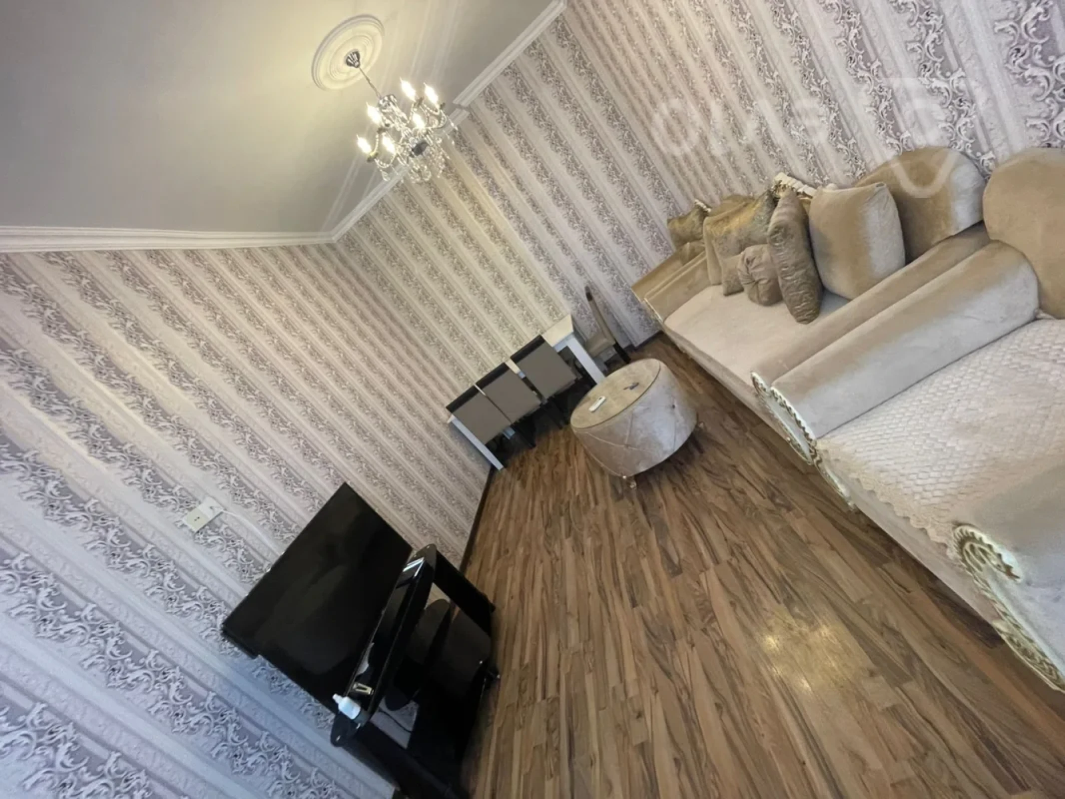 Kirayə verilir 2 otaqlı yeni tikili 55 m²