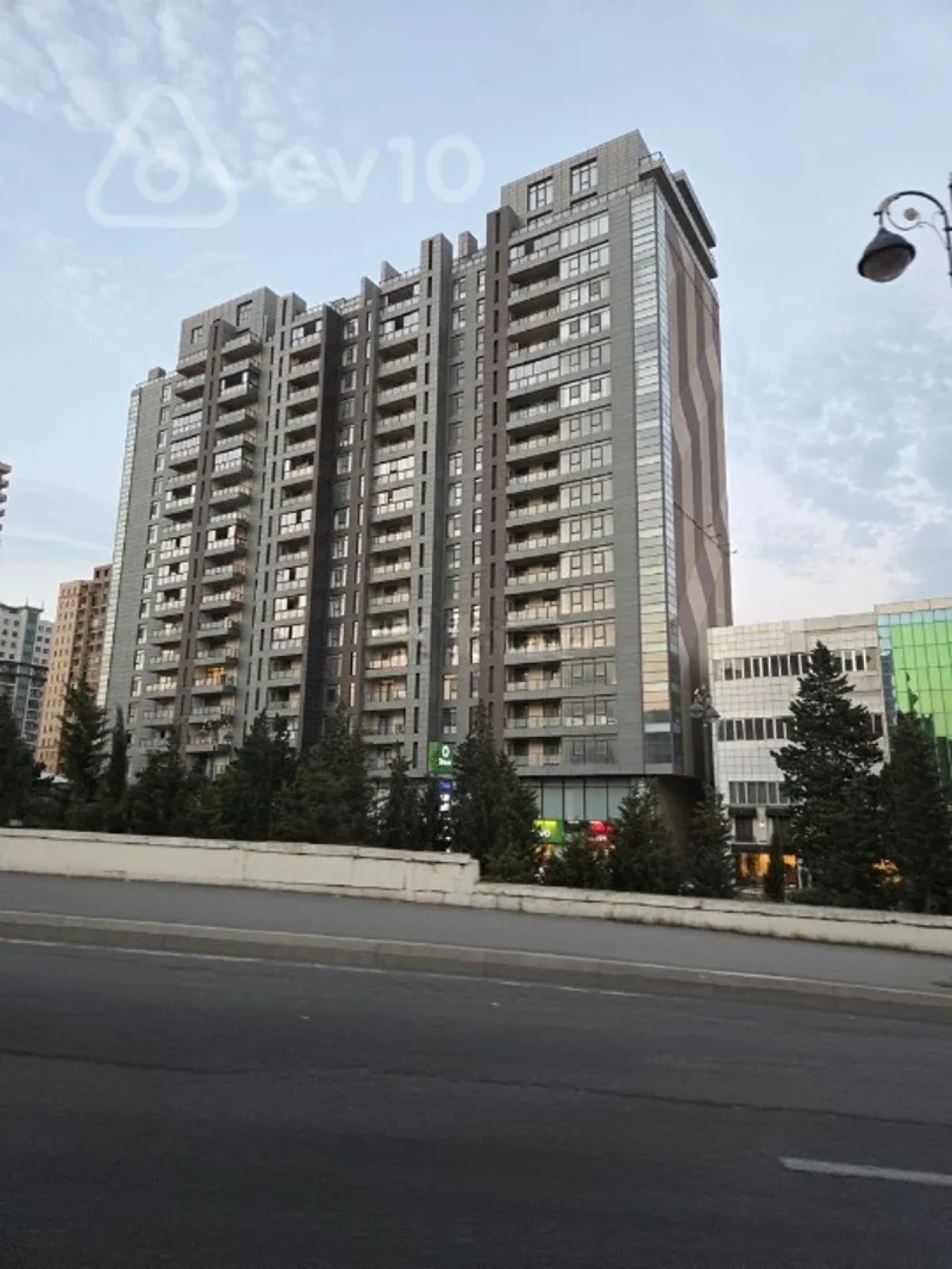 Kirayə verilir 2 otaqlı yeni tikili 78 m²