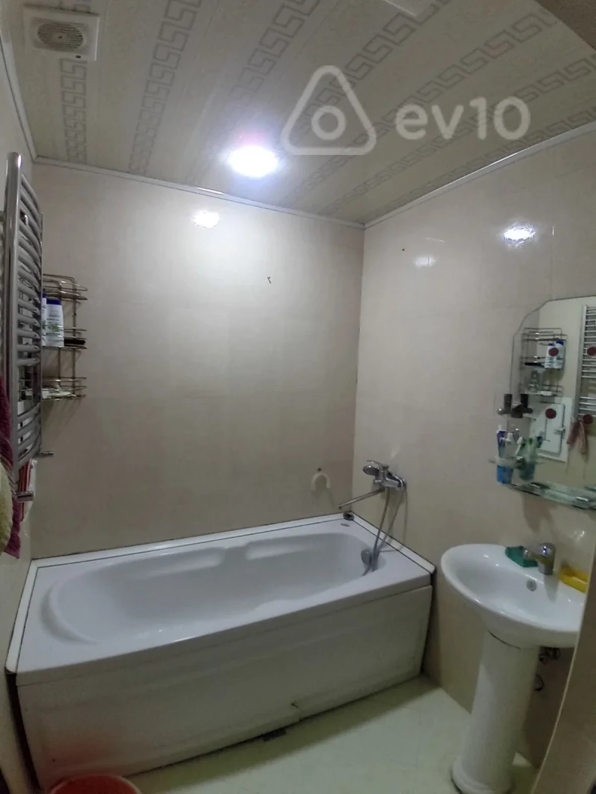 Satılır 4 otaqlı yeni tikili 92 m²