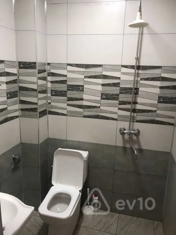Kirayə verilir 2 otaqlı həyət evi 150 m²