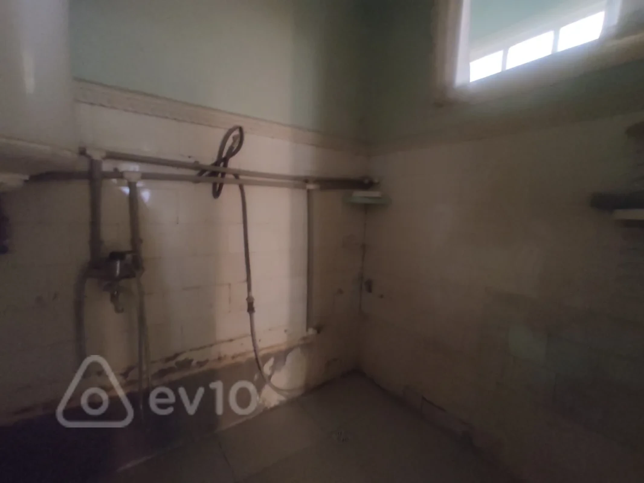 Kirayə verilir 2 otaqlı köhnə tikili 55 m²