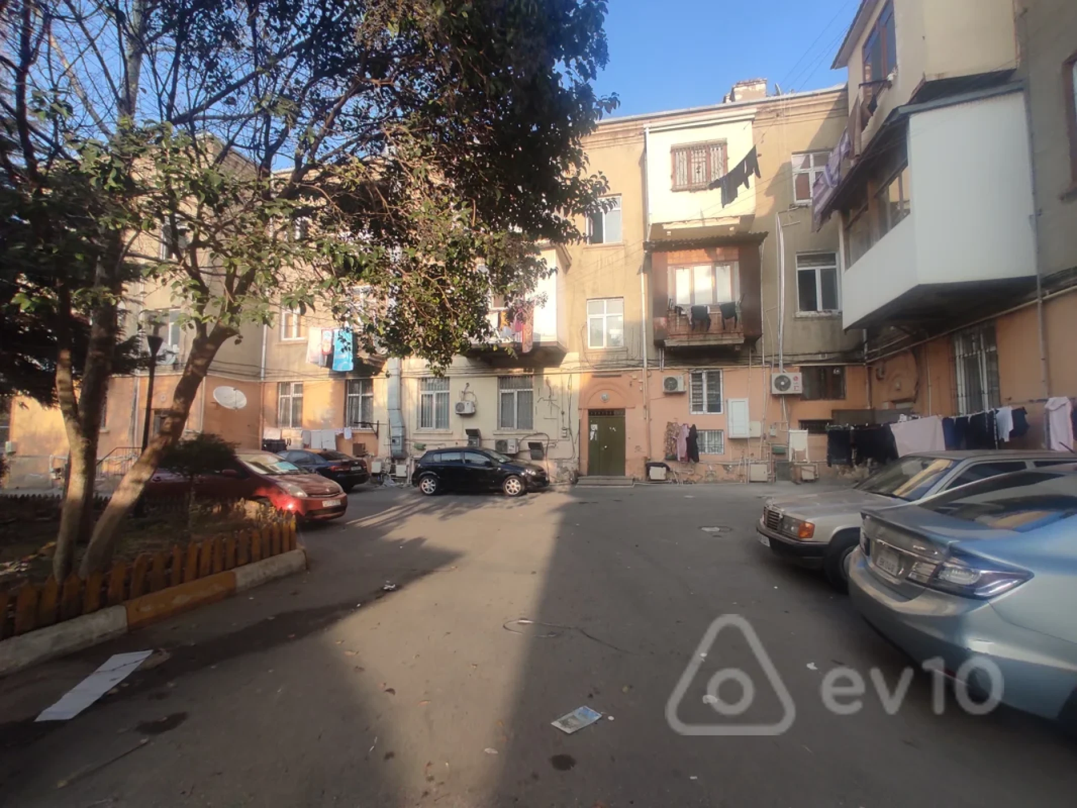 Kirayə verilir 2 otaqlı köhnə tikili 55 m²