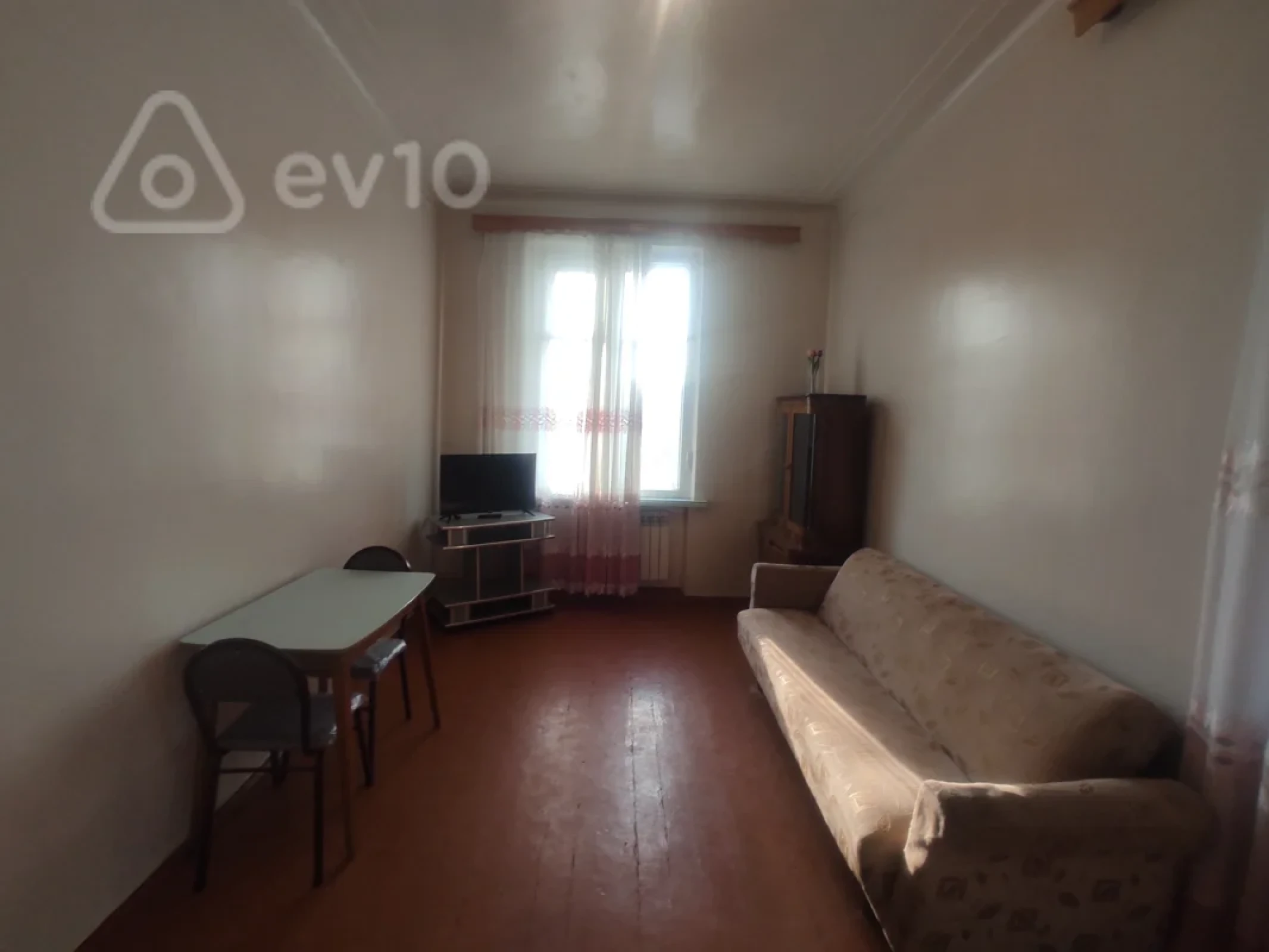 Kirayə verilir 2 otaqlı köhnə tikili 55 m²