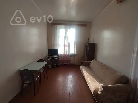 Kirayə verilir 2 otaqlı köhnə tikili 55 m²