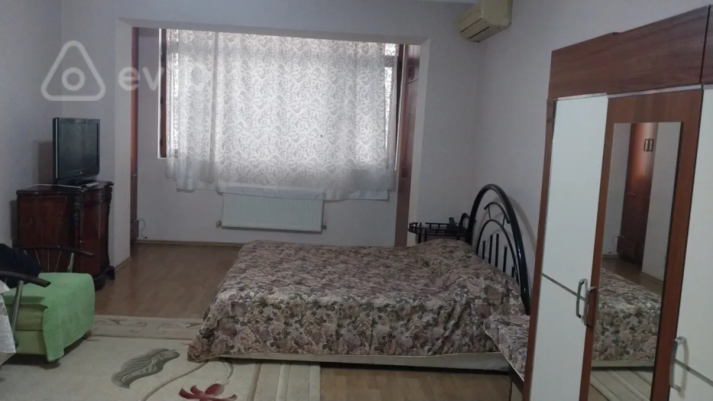 Kirayə verilir 1 otaqlı köhnə tikili 34 m²