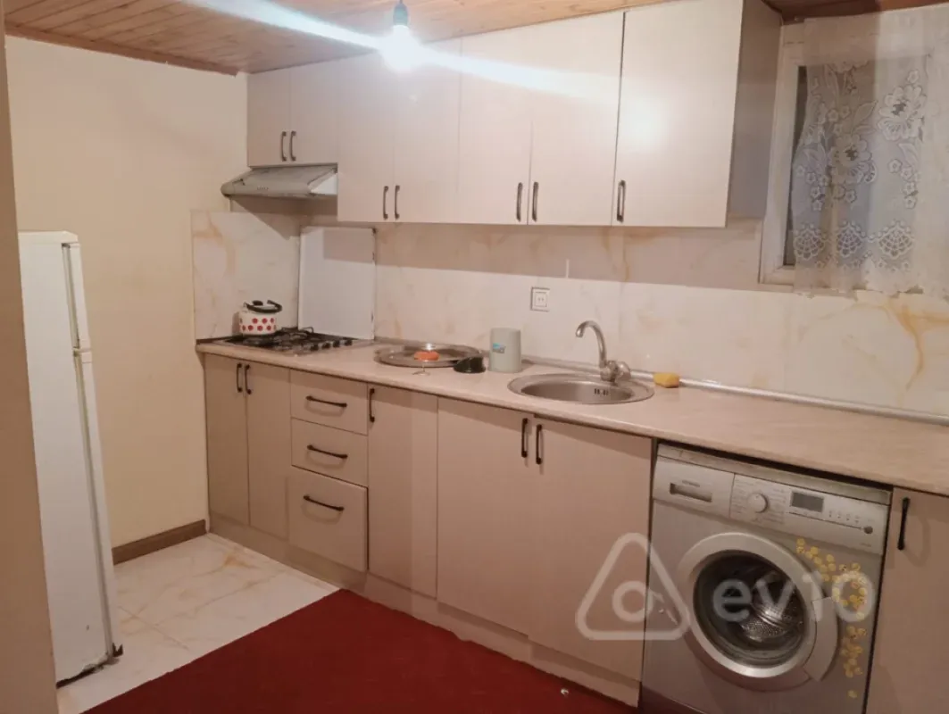 Kirayə verilir 2 otaqlı həyət evi 50 m²