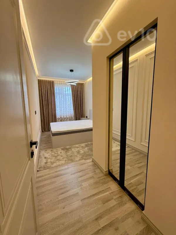 Kirayə verilir 2 otaqlı köhnə tikili 68 m²