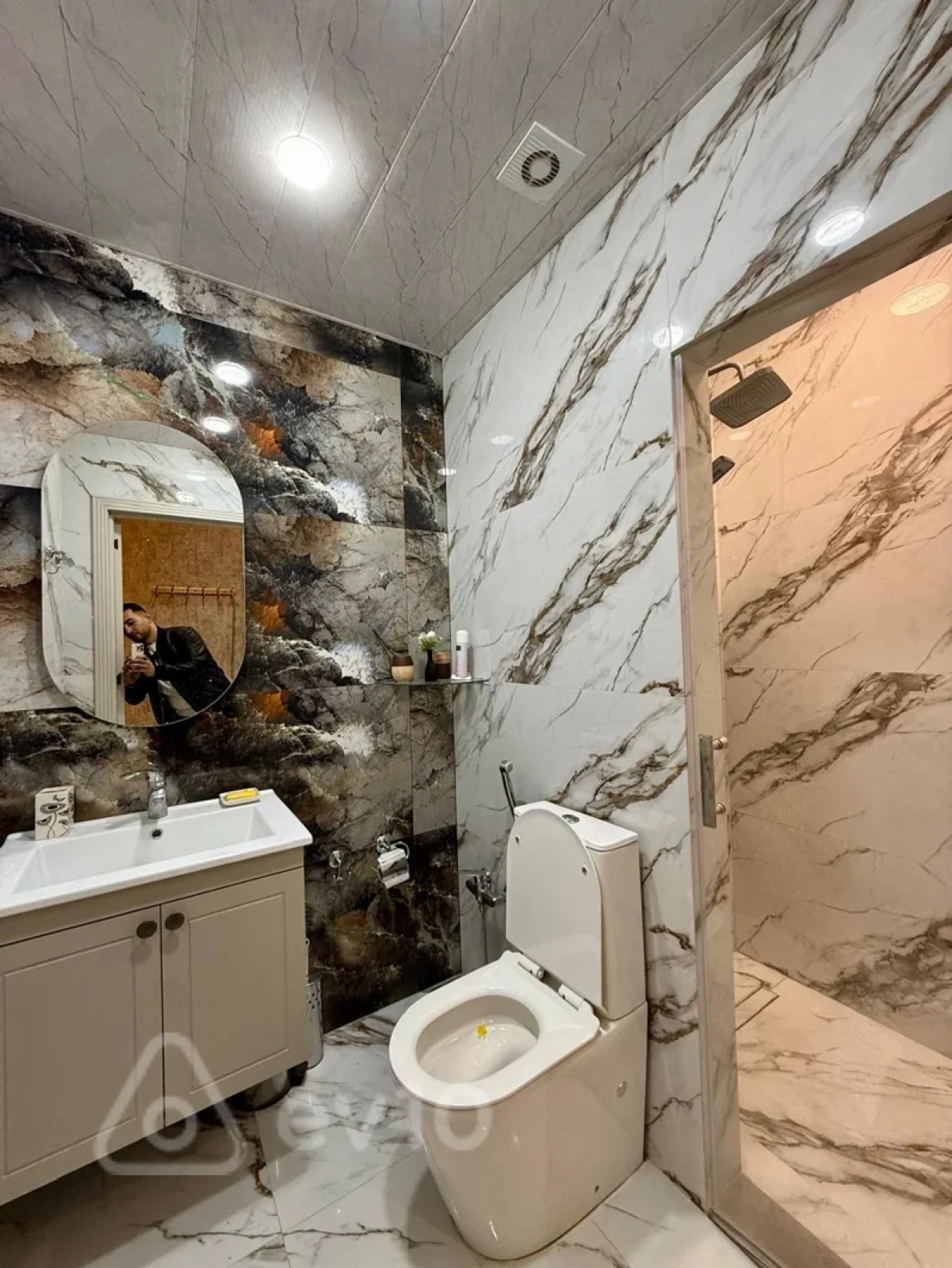 Kirayə verilir 2 otaqlı köhnə tikili 68 m²