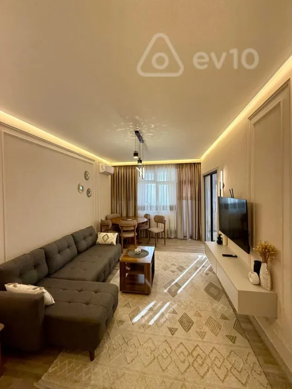 Kirayə verilir 2 otaqlı köhnə tikili 68 m²