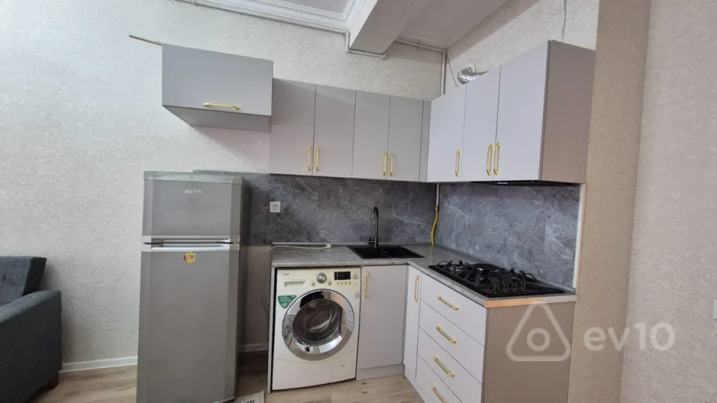 Kirayə verilir 2 otaqlı yeni tikili 77 m²