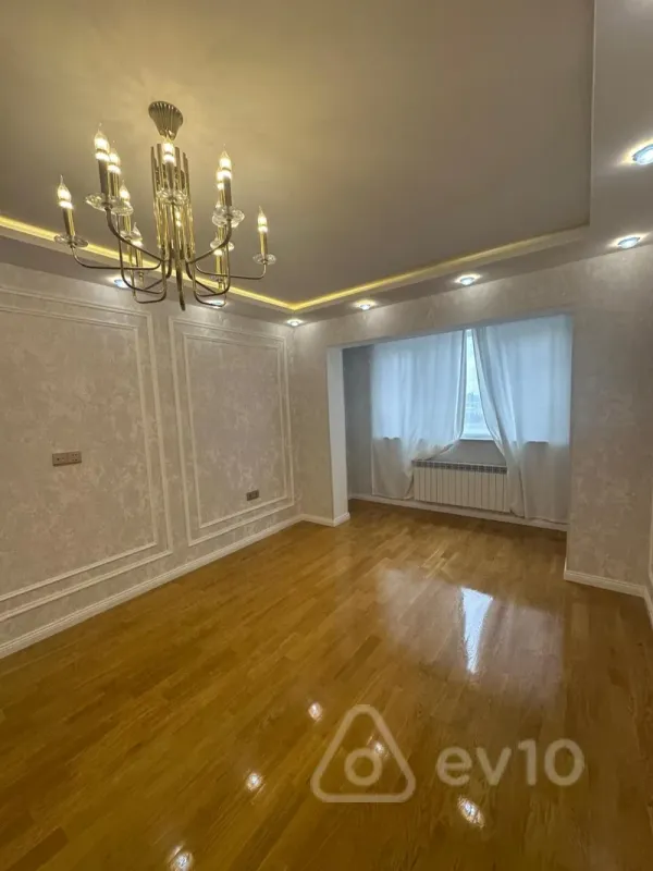 Satılır 3 otaqlı köhnə tikili 95 m²