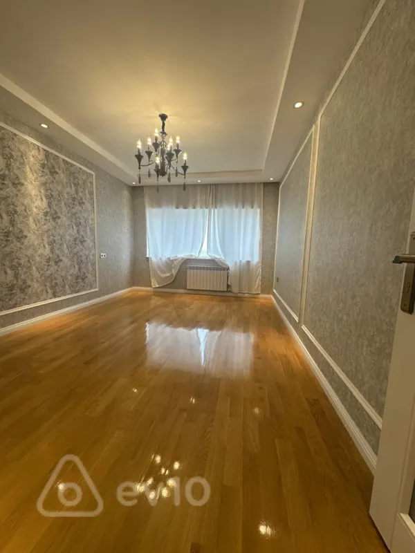 Satılır 3 otaqlı köhnə tikili 95 m²
