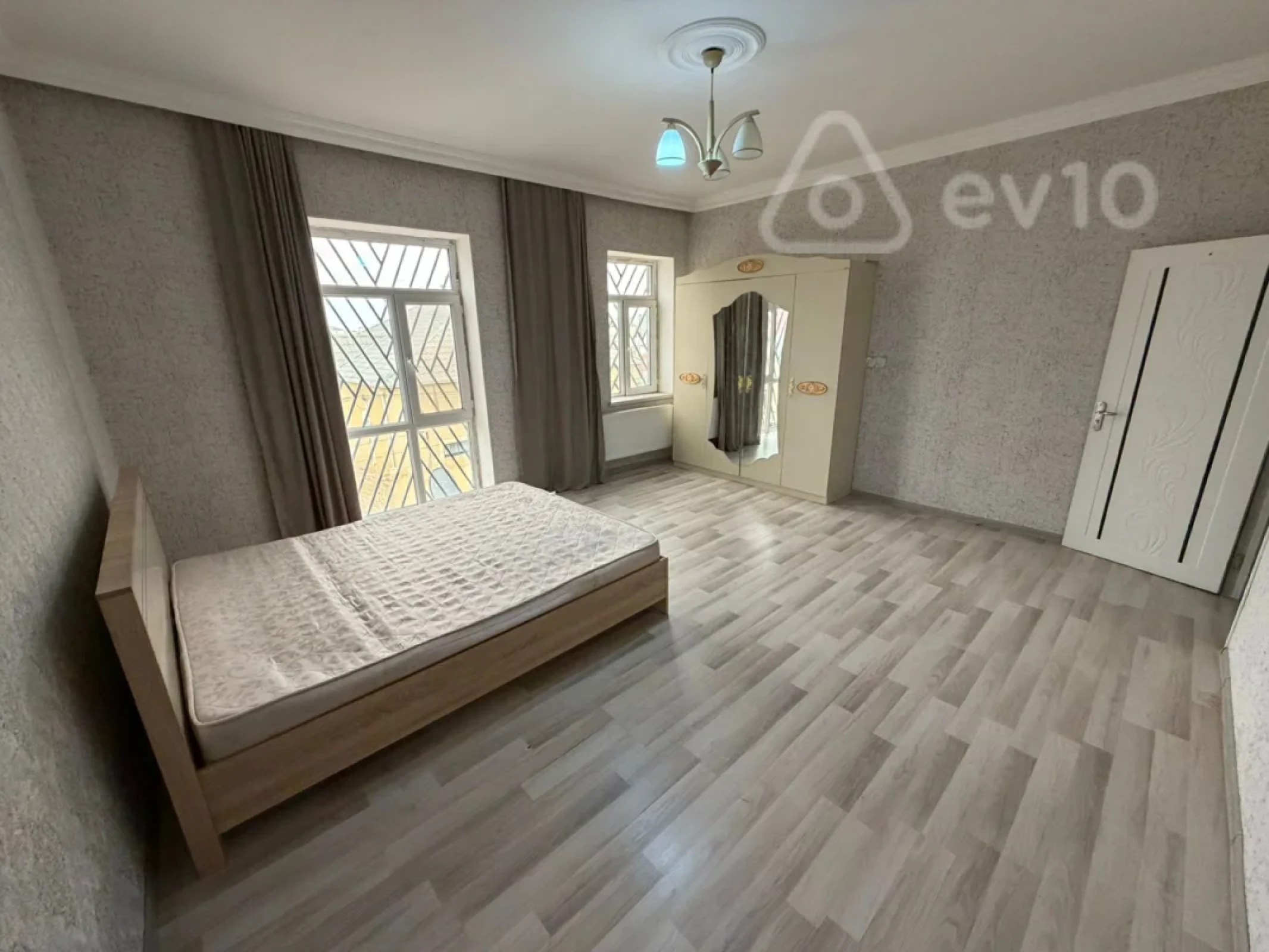Kirayə verilir 3 otaqlı həyət evi 468 m²