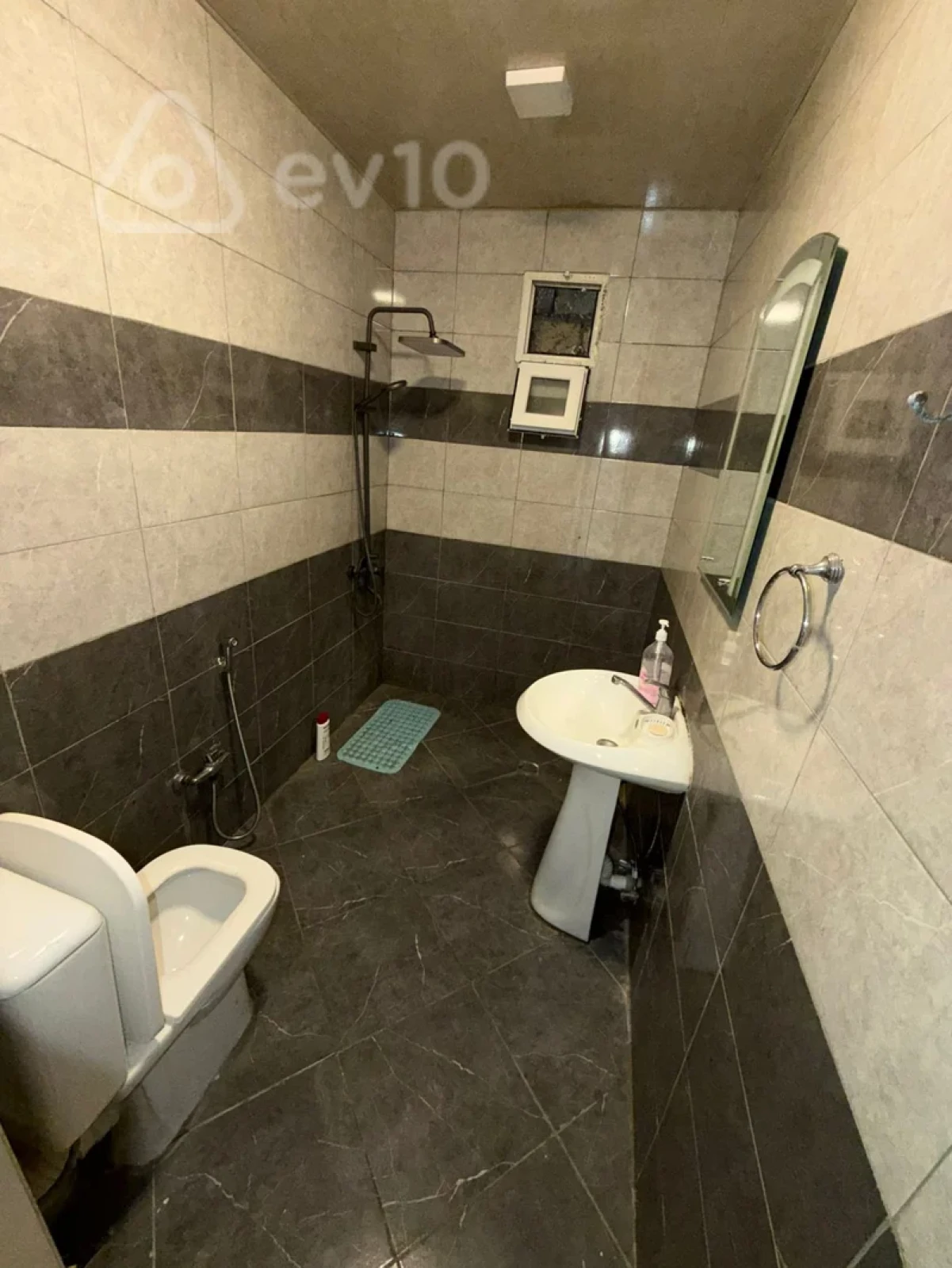 Kirayə verilir 3 otaqlı həyət evi 468 m²